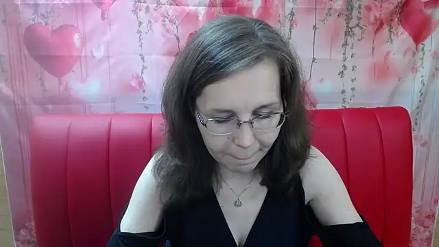 Snapshot of DaisyEdit chatting on April 12, 2026, 5:23 am DaisyEdit online show from April 12, 2026, 5:23 am