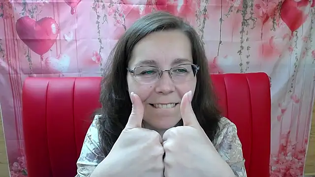 Snapshot of DaisyEdit chatting on April 17, 2026, 11:24 am DaisyEdit online show from April 17, 2026, 11:24 am
