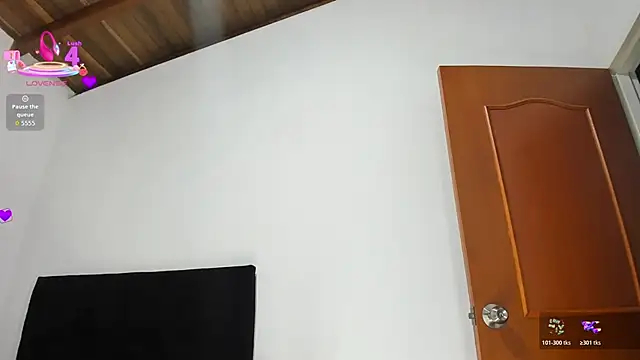 Snapshot of NahomiiAcosta chatting on December 2, 2025, 1:33 am NahomiiAcosta online show from December 2, 2025, 1:33 am