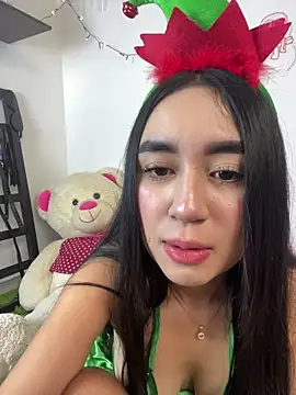 SiennaLorens online show from December 1, 2025, 4:01 pm