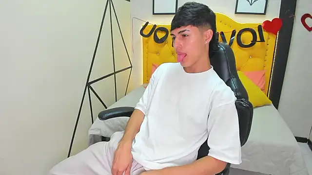 Ethan Jamees online show from February 16, 2026, 7:32 pm