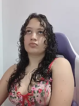 Snapshot of Alana_444 chatting on May 19, 2026, 3:35 am Alana 444 online show from May 19, 2026, 3:35 am