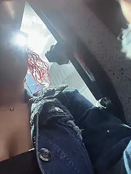 Ari Bakker online show from December 1, 2025, 6:57 pm