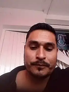 Snapshot of cristian112090 chatting on July 18, 2026, 12:04 am cristian112090 online show from July 18, 2026, 12:04 am