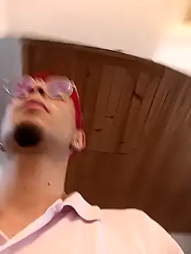 2 milo verus 4 online show from December 2, 2025, 7:53 pm