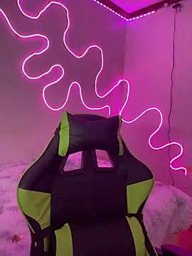 asiantwink0000 online show from April 11, 2026, 2:27 am