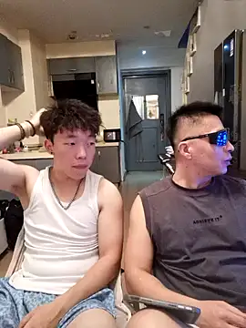 Snapshot of day-18 chatting on July 15, 2026, 2:22 pm day-18 online show from July 15, 2026, 2:22 pm