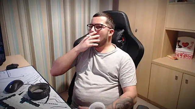 Snapshot of kevinnlovelly chatting on November 27, 2025, 6:21 pm kevinnlovelly online show from November 27, 2025, 6:21 pm