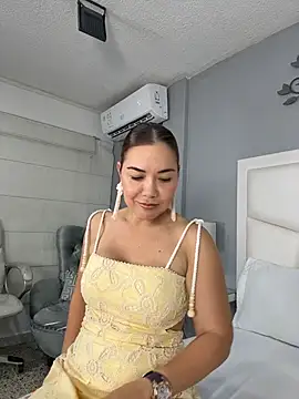 AnnaJaimes online show from April 9, 2026, 11:54 pm