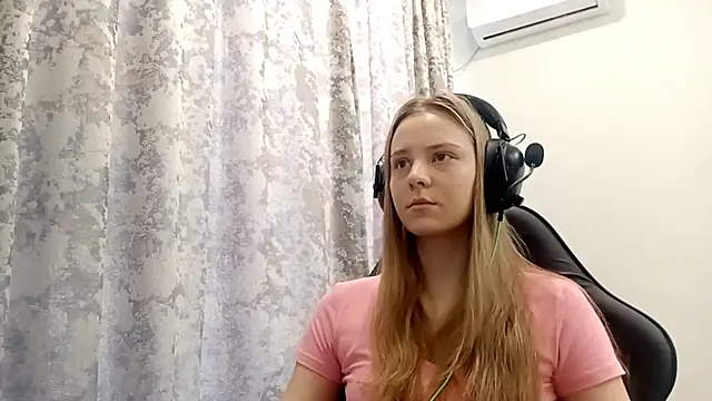 CrackShirker online show from December 18, 2025, 6:19 am