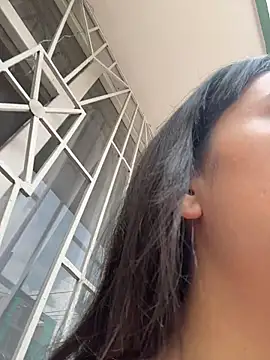 Mia fiire online show from March 26, 2026, 6:57 pm