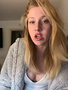 Snapshot of RosieLovexoxx chatting on January 6, 2026, 1:15 pm RosieLovexoxx online show from January 6, 2026, 1:15 pm