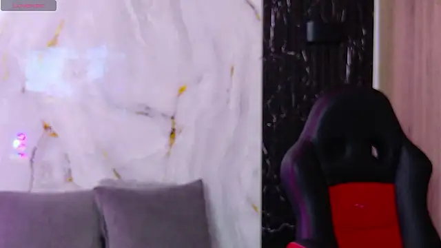 ChloeHolmes online show from March 19, 2026, 10:19 am