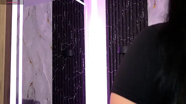 ChloeHolmes online show from March 20, 2026, 9:58 am