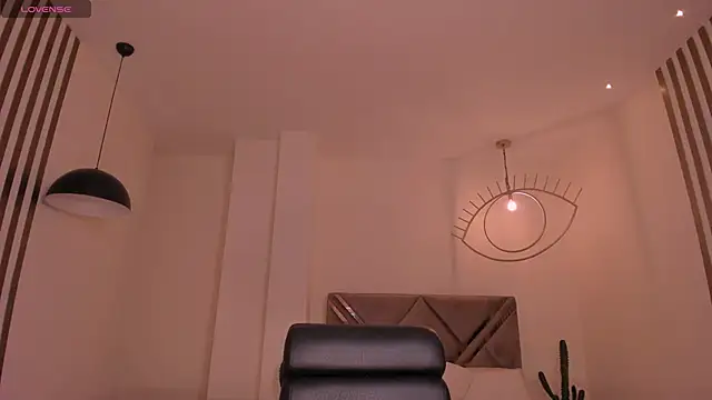 LisaFlowers  online show from March 24, 2026, 11:26 am