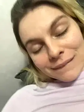 Snapshot of d0uble_trouble chatting on December 1, 2025, 7:30 pm d0uble trouble online show from December 1, 2025, 7:30 pm