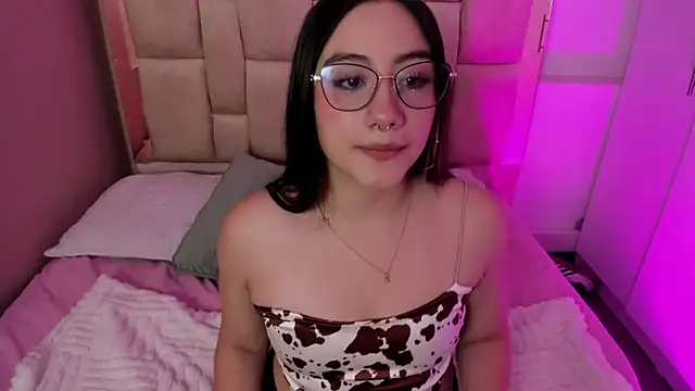 Nana  S online show from March 5, 2026, 3:35 am