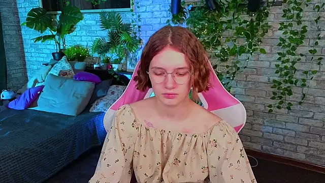 Mia Mooore online show from February 24, 2026, 1:09 pm