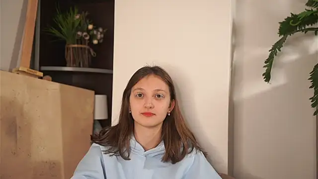 Snapshot of CatherinAdank chatting on December 2, 2025, 4:18 am CatherinAdank online show from December 2, 2025, 4:18 am