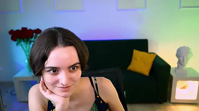 KateWillows online show from December 5, 2025, 4:21 am