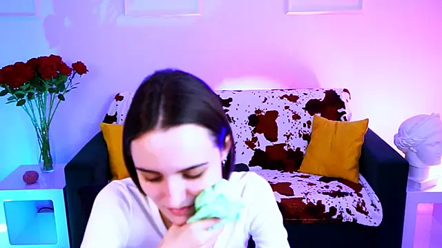 KateWillows online show from March 24, 2026, 9:03 am