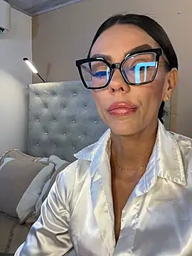 Snapshot of SofhiaTaylor chatting on January 16, 2026, 10:14 pm SofhiaTaylor online show from January 16, 2026, 10:14 pm