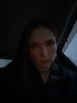 ZaraHill online show from December 14, 2025, 2:28 am