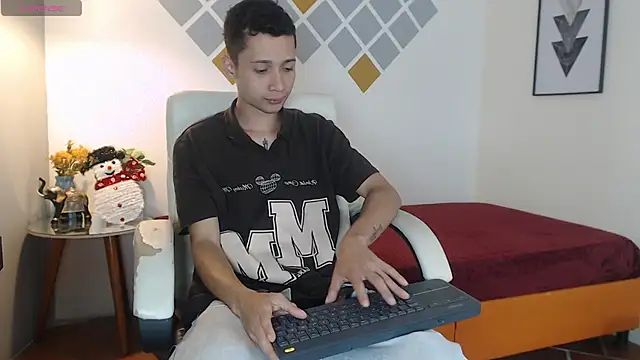 Snapshot of LucassSmith11 chatting on February 21, 2026, 3:02 pm LucassSmith11 online show from February 21, 2026, 3:02 pm