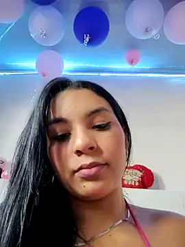 Aslyn-sexy23 online show from December 18, 2025, 8:15 pm
