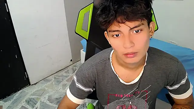 Green XoX online show from November 30, 2025, 9:08 pm