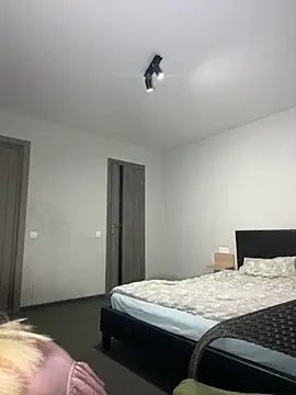 s4rah online show from February 13, 2026, 7:37 am