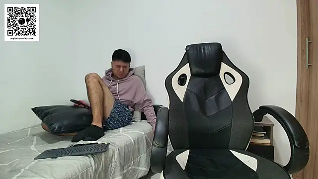 Snapshot of liorvante chatting on June 4, 2026, 11:44 pm liorvante online show from June 4, 2026, 11:44 pm