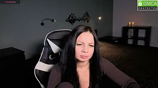 BettyMoon1 online show from November 30, 2025, 10:19 am