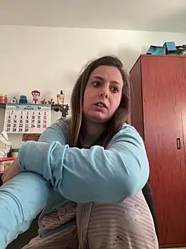 Sareyxon online show from April 15, 2026, 7:04 am