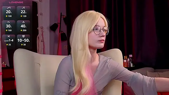 Snapshot of Kitty_smalltits chatting on February 4, 2026, 4:18 am Kitty smalltits online show from February 4, 2026, 4:18 am