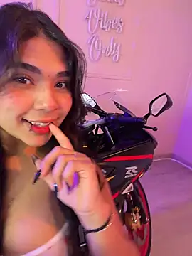 Snapshot of Mylarossi chatting on May 24, 2026, 5:29 pm Mylarossi online show from May 24, 2026, 5:29 pm