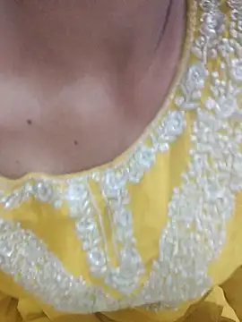 Snapshot of Sizzling_Quinn chatting on April 7, 2026, 5:13 pm Sizzling Quinn online show from April 7, 2026, 5:13 pm