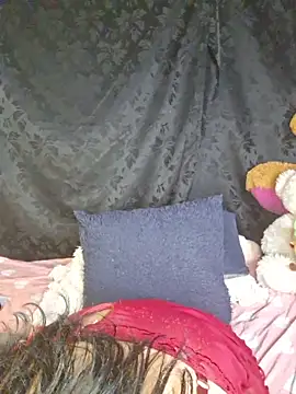 sol liu online show from November 30, 2025, 12:53 pm