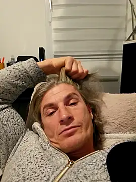 coltstudiogrouperic online show from December 2, 2025, 10:27 pm