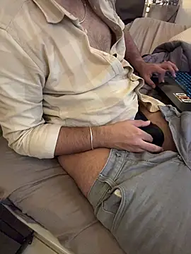 BlahNextDoor online show from December 16, 2025, 9:09 pm