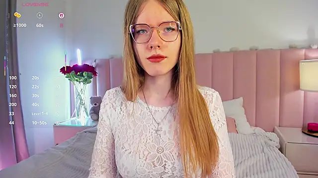 Snapshot of AnGee_ chatting on February 15, 2026, 4:47 pm AnGee online show from February 15, 2026, 4:47 pm