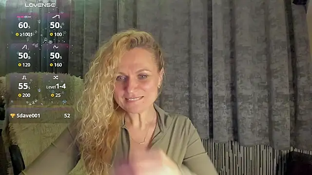 Snapshot of LanaLight_x chatting on May 8, 2026, 8:58 pm LanaLight x online show from May 8, 2026, 8:58 pm