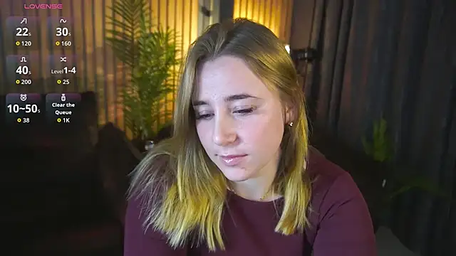 KailaVoss online show from December 3, 2025, 9:18 am