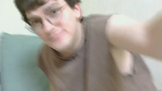 leo cutie online show from July 31, 2026, 8:30 pm