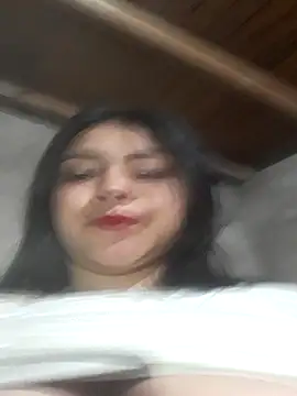 Estefanny Lolyy online show from July 18, 2026, 4:27 am