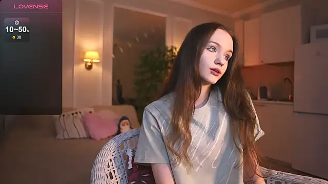 lunaice   online show from December 2, 2025, 8:08 am