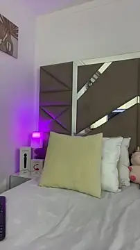 Dreammy Kitty online show from April 8, 2026, 1:44 pm