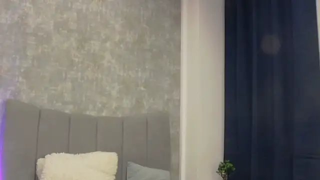 LucyRayy online show from February 7, 2026, 8:12 pm