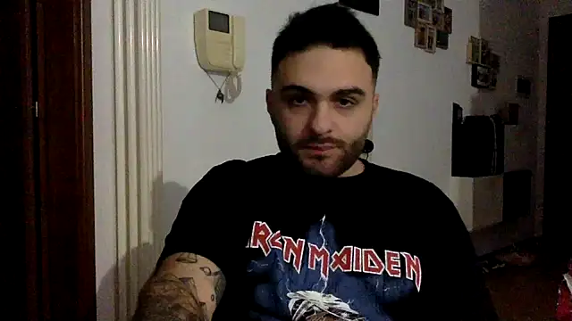 Snapshot of Rente22 chatting on December 1, 2025, 3:06 pm Rente22 online show from December 1, 2025, 3:06 pm