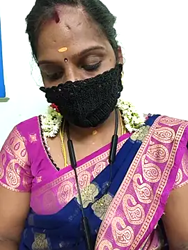 Snapshot of Tamil_Pallavi chatting on April 19, 2026, 5:23 pm Tamil Pallavi online show from April 19, 2026, 5:23 pm